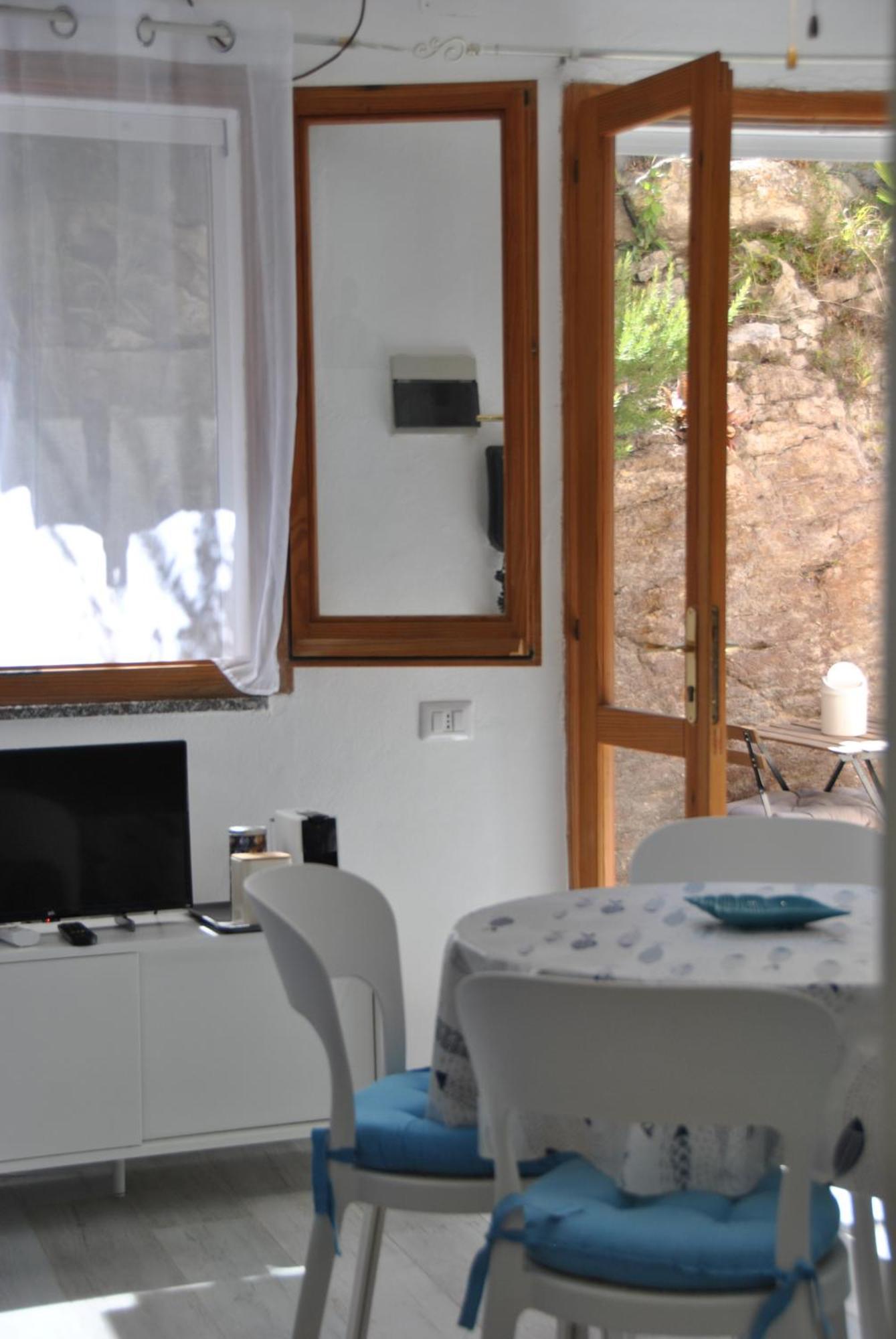 Casa Vacanze Casti - 41 Calasetta Zewnętrze zdjęcie